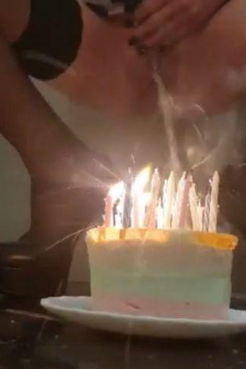 Pee On The Birthday Cake And Candles - Screenshot 1 of 4 - Amateur