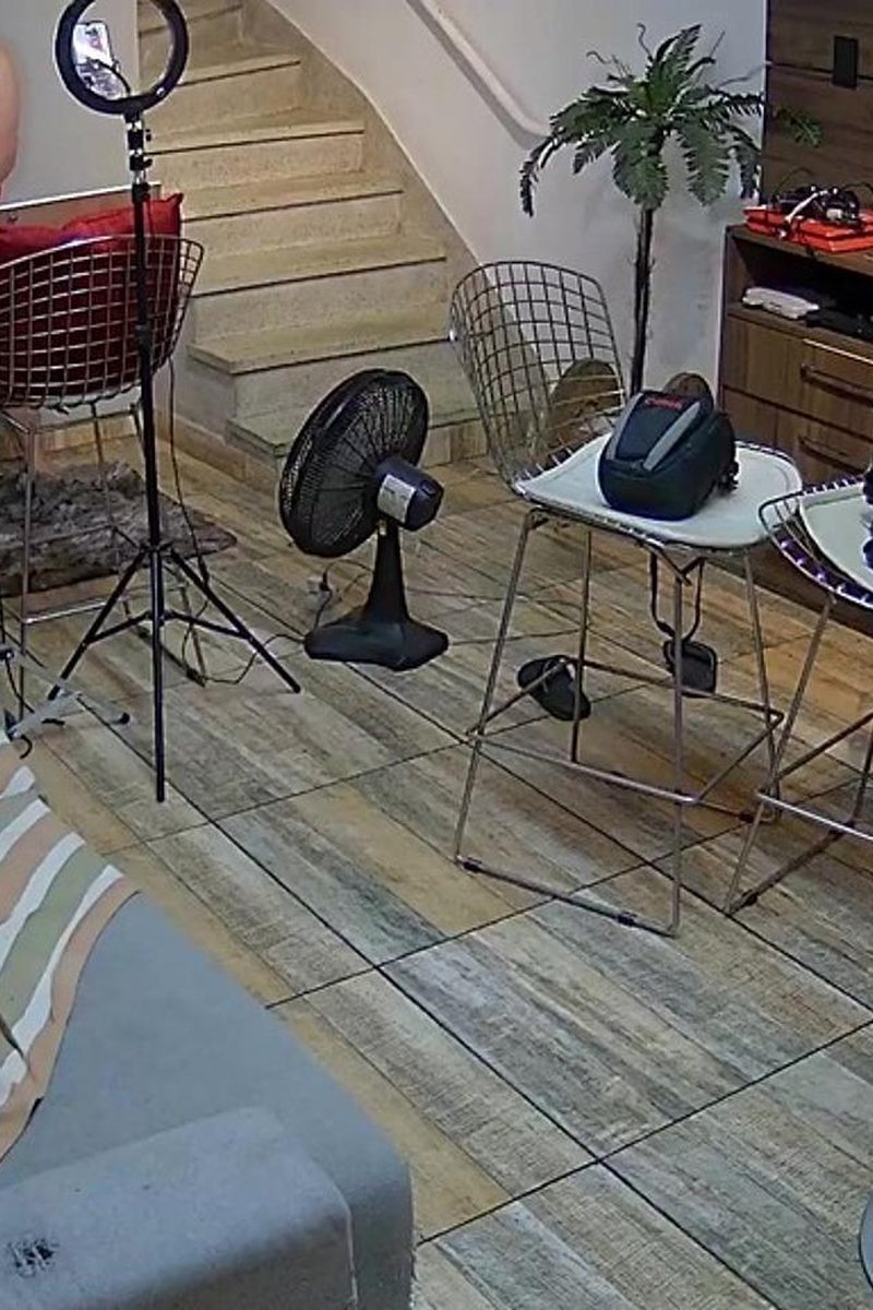 Passo Mae Meu Marido Esta Segurando O Pau, Entao Hoje Eu Vou Me Foder Ate O Fim - Screenshot 1 of 4 - Amateur