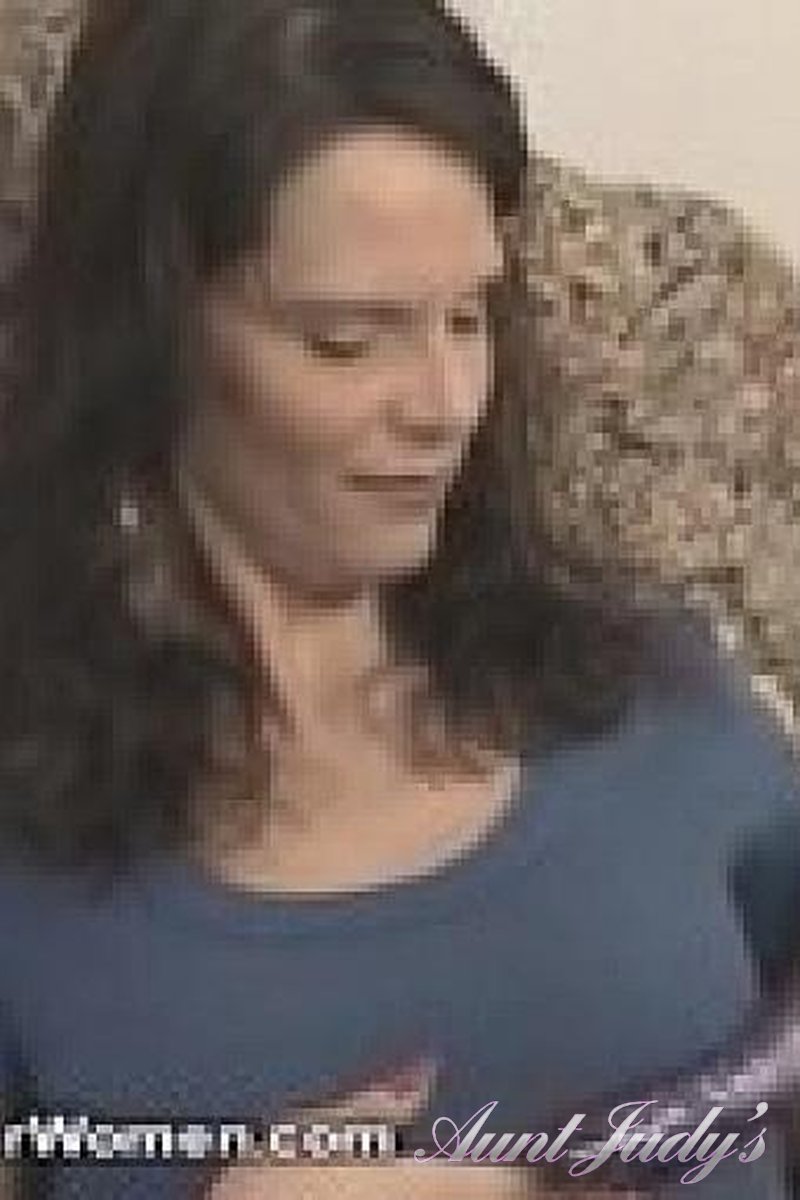 6 Clips - Screenshot 1 of 4 - Upskirt