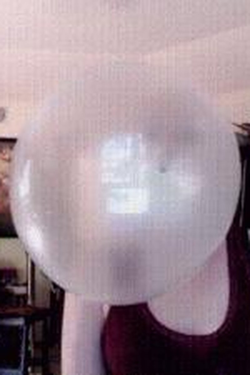 My Biggest Bubble Ever?! - Screenshot 1 of 4 - Bubble Gum