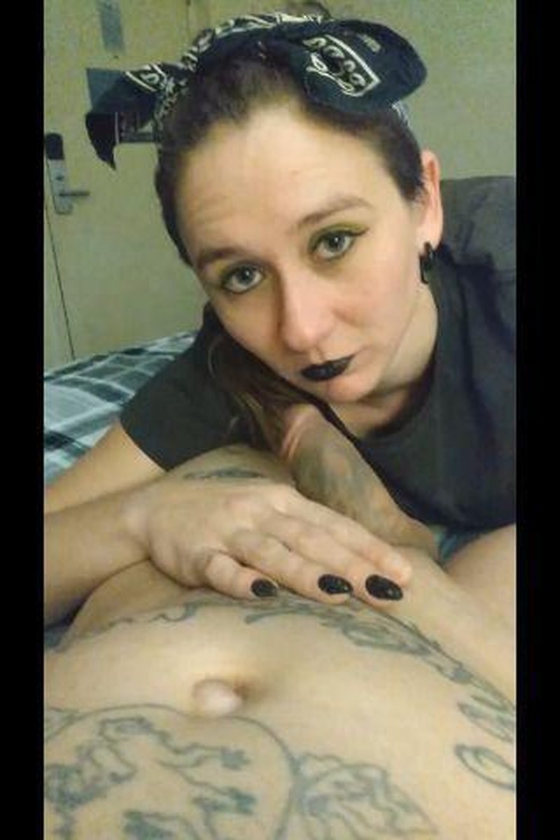 She's Teasing Again - Screenshot 1 of 4 - Amateur