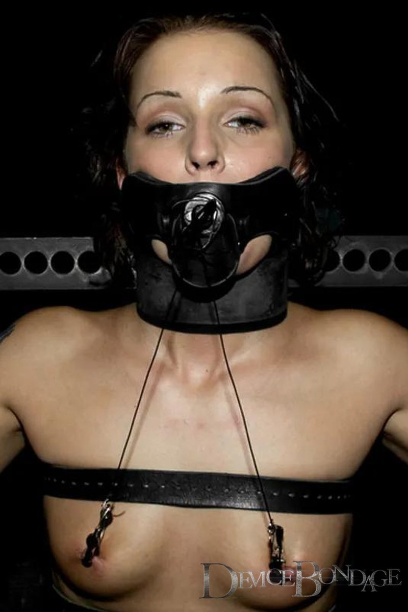 Pole Position - Screenshot 1 of 4 - BDSM