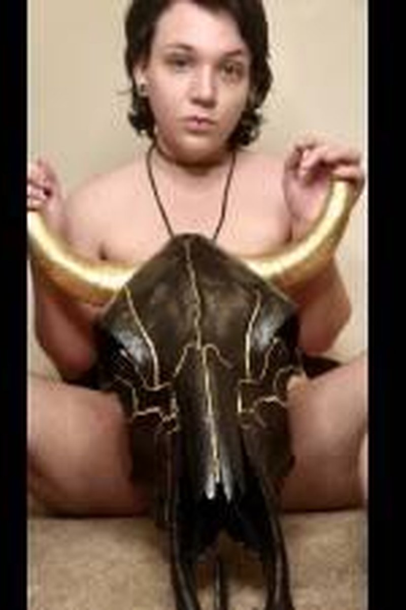 Fully Nude Religious Fetish Photo Shoot - Screenshot 1 of 4 - Armpit Fetish