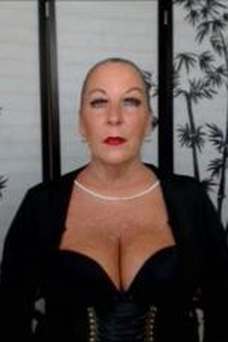 Complete Sissy - Screenshot 1 of 4 - Dominatrix