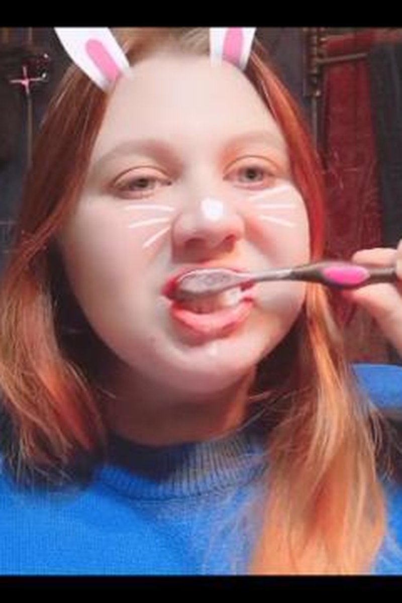 Brushing Teeth - Screenshot 1 of 4 - Amateur