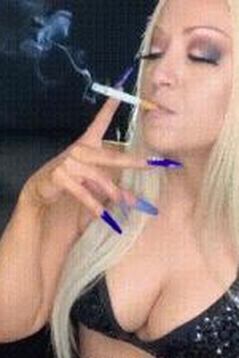 Dark Smoking Interview - Screenshot 1 of 4 - Darkside