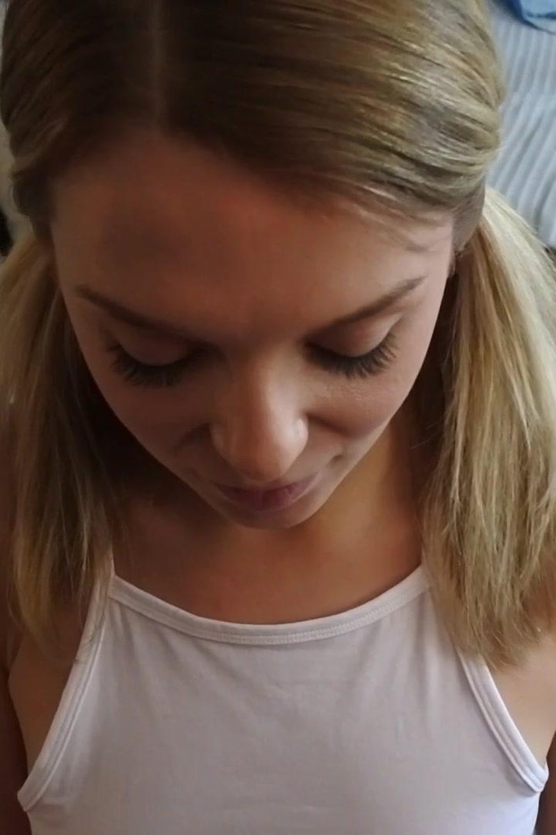 Learning About Cock - Screenshot 1 of 4 - Blowjob