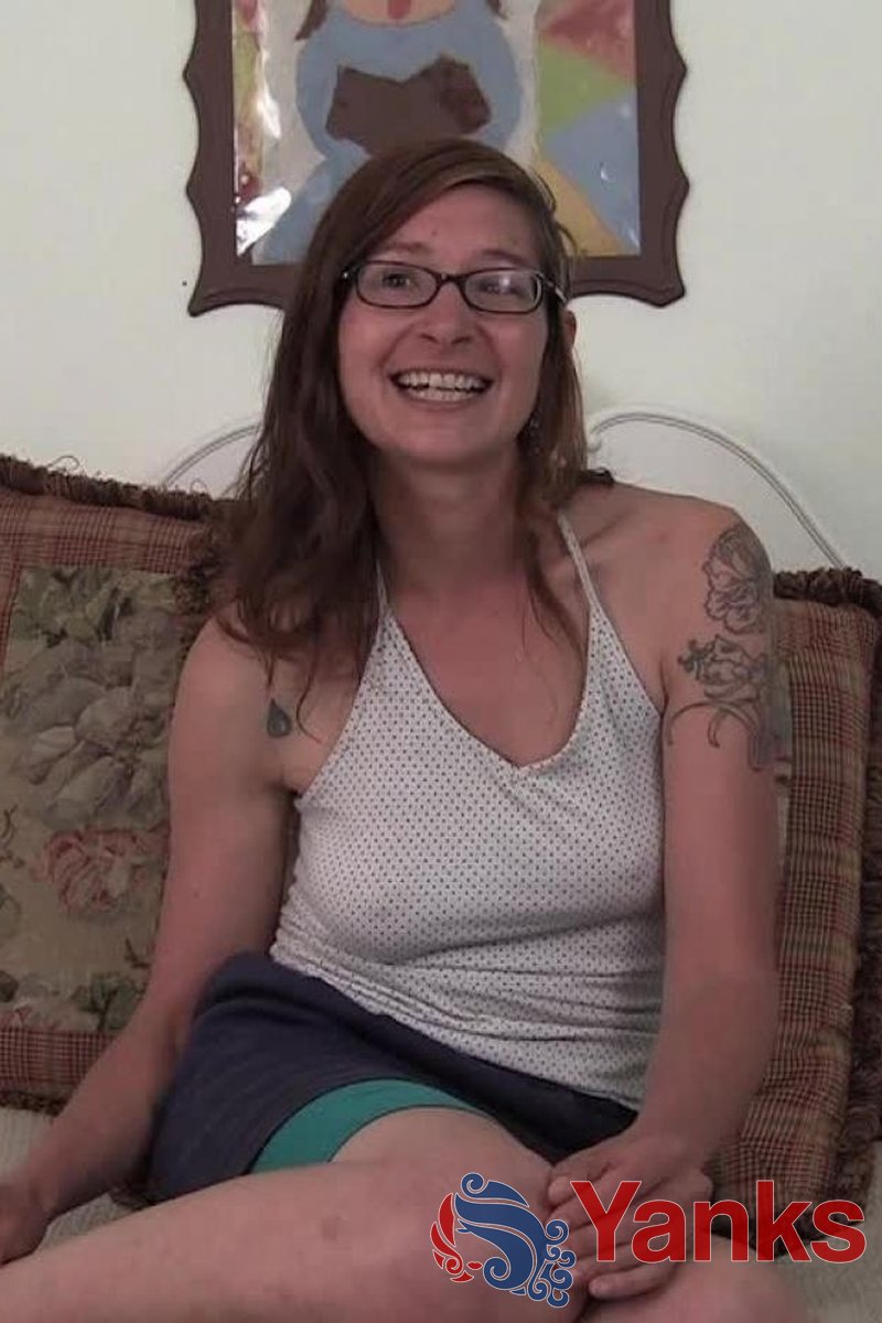 Sylvie - "I Went To A Peep Show" - Screenshot 1 of 4 - Anal