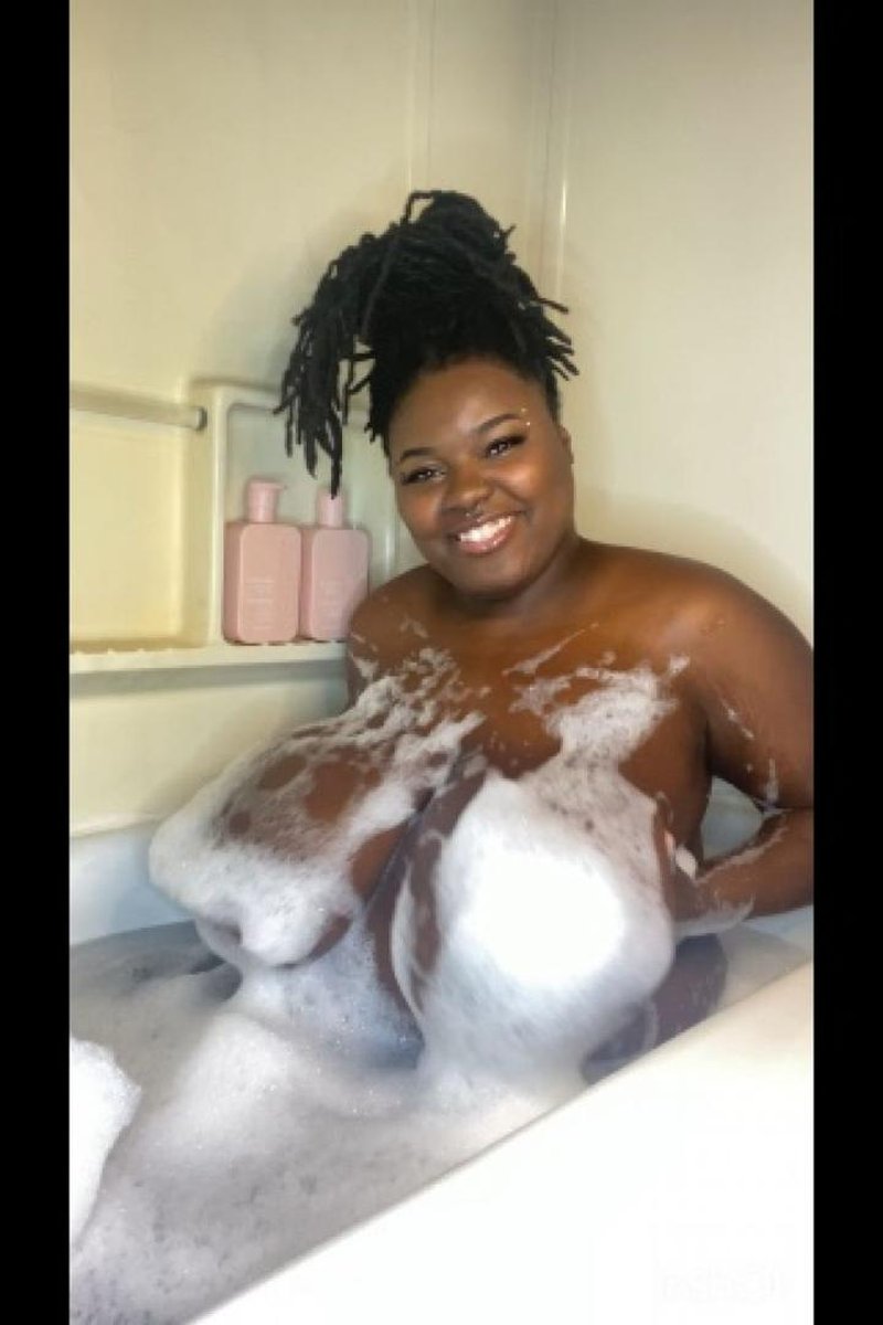 Taking A Bubble Bath - Screenshot 1 of 4 - BBW