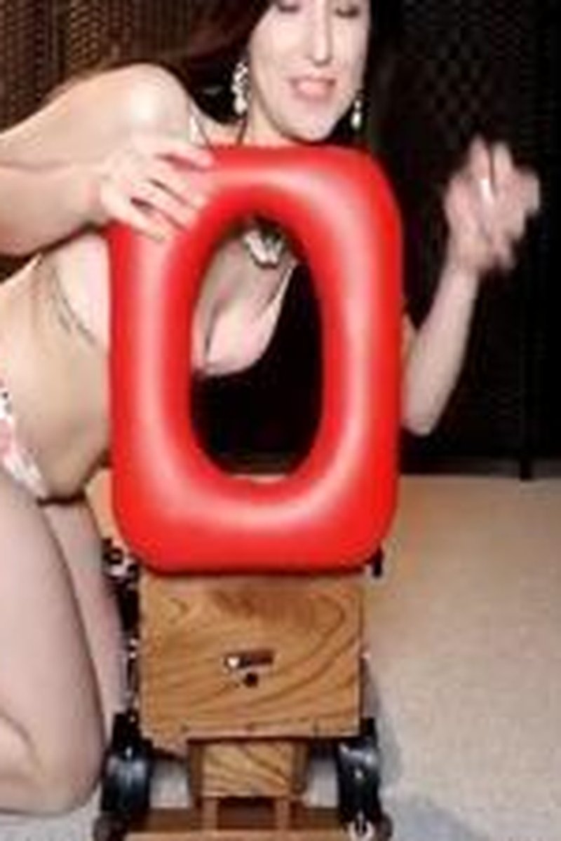 Smotherbench POV & Farting - Screenshot 1 of 4 - Ass Worship