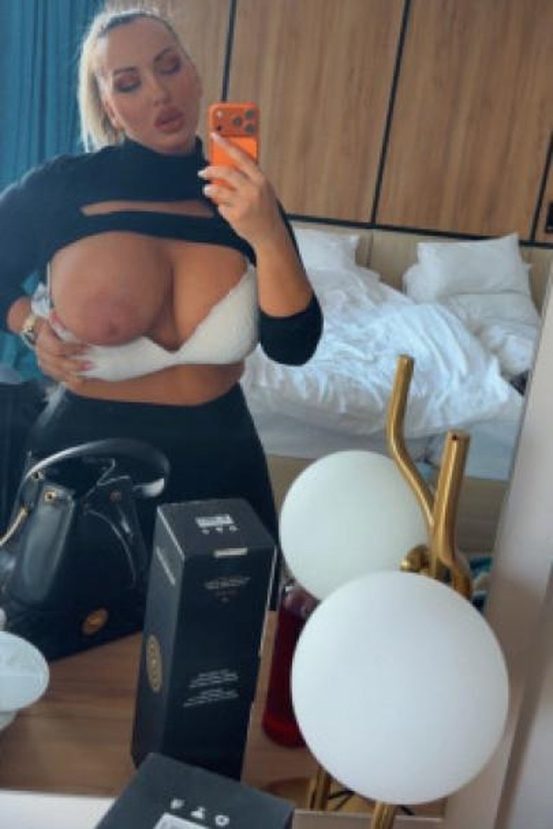 Wrong Room - Screenshot 1 of 4 - Ass Fetish