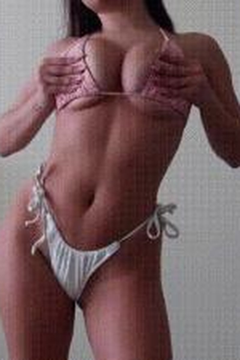 Bikini Goddess - Screenshot 1 of 4 - Ass Worship
