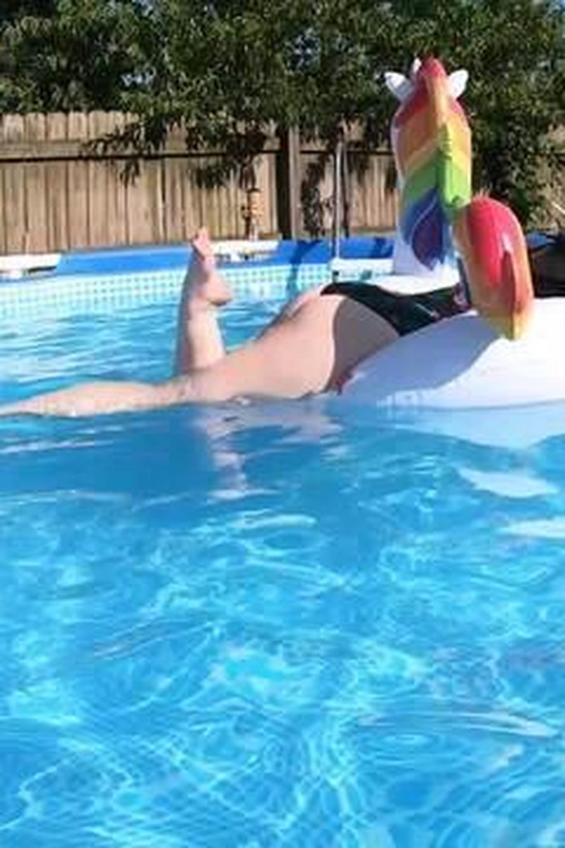 Unicorn Inflatable Floatie - Screenshot 1 of 4 - Amateur