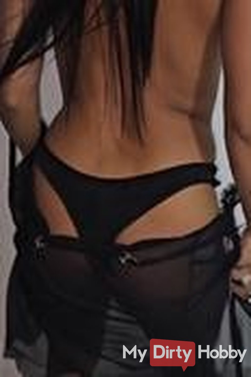 Sofia Undressing - Screenshot 1 of 4 - Sophie And Myke