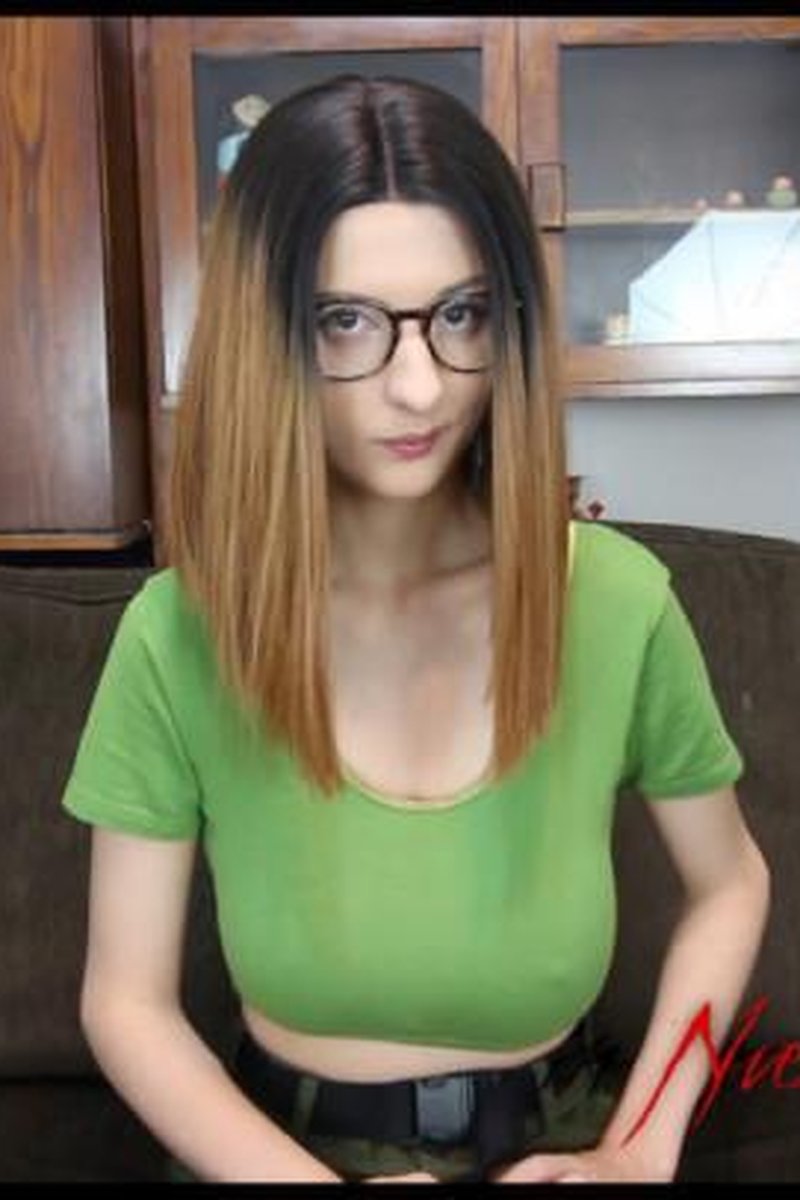 Never Do It Again - Screenshot 1 of 4 - Blowjob