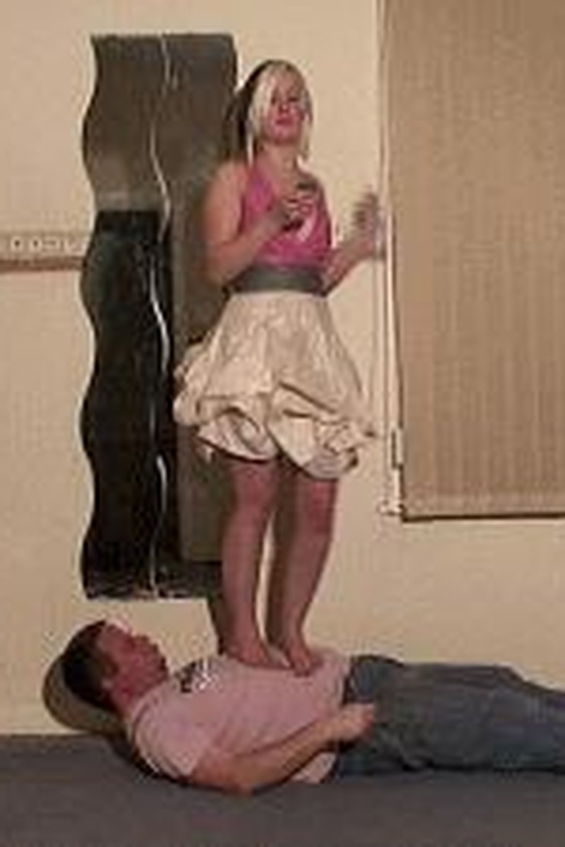 Barefoot Trample - Screenshot 1 of 4 - Foot Fetish