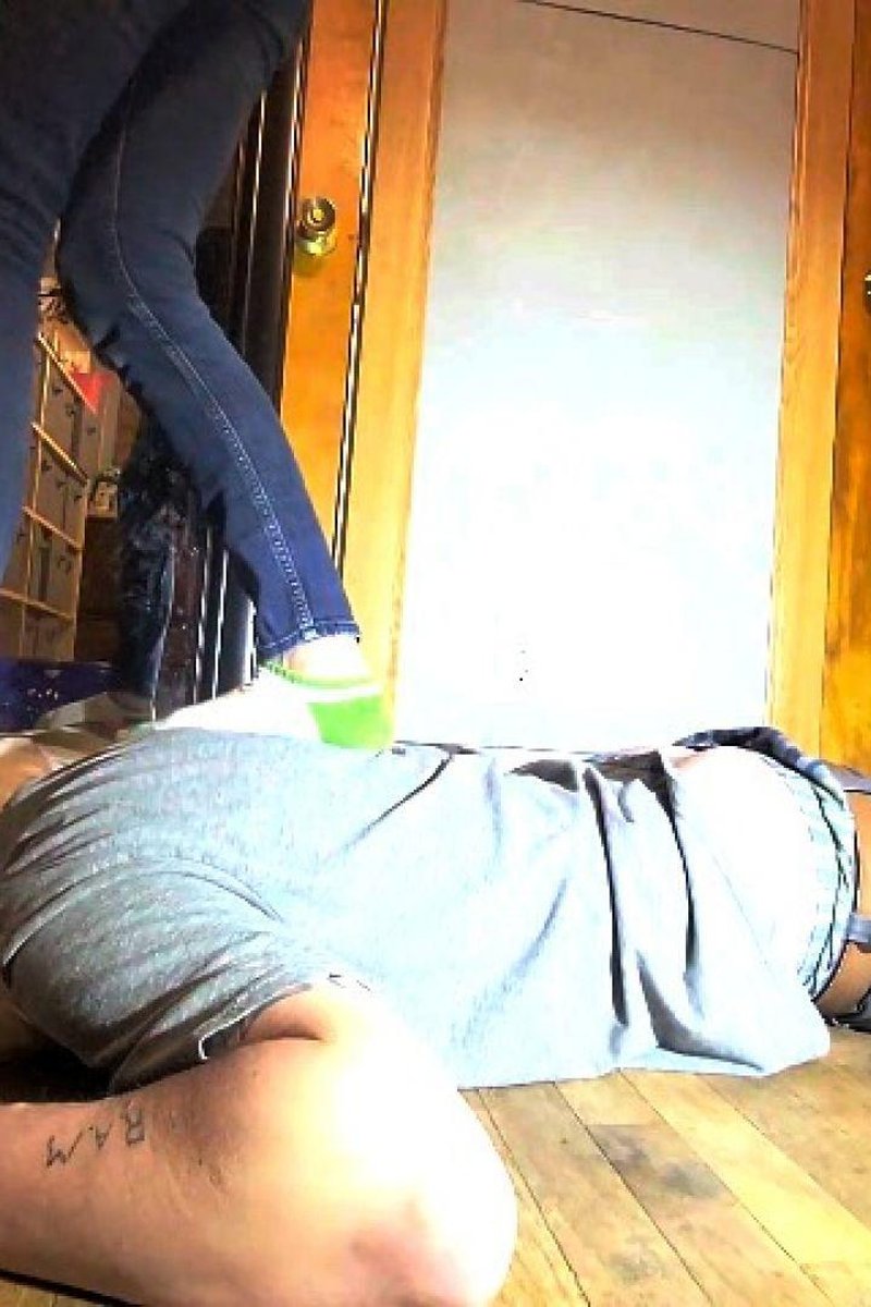 Sock Trample - Screenshot 1 of 4 - Sockdomination
