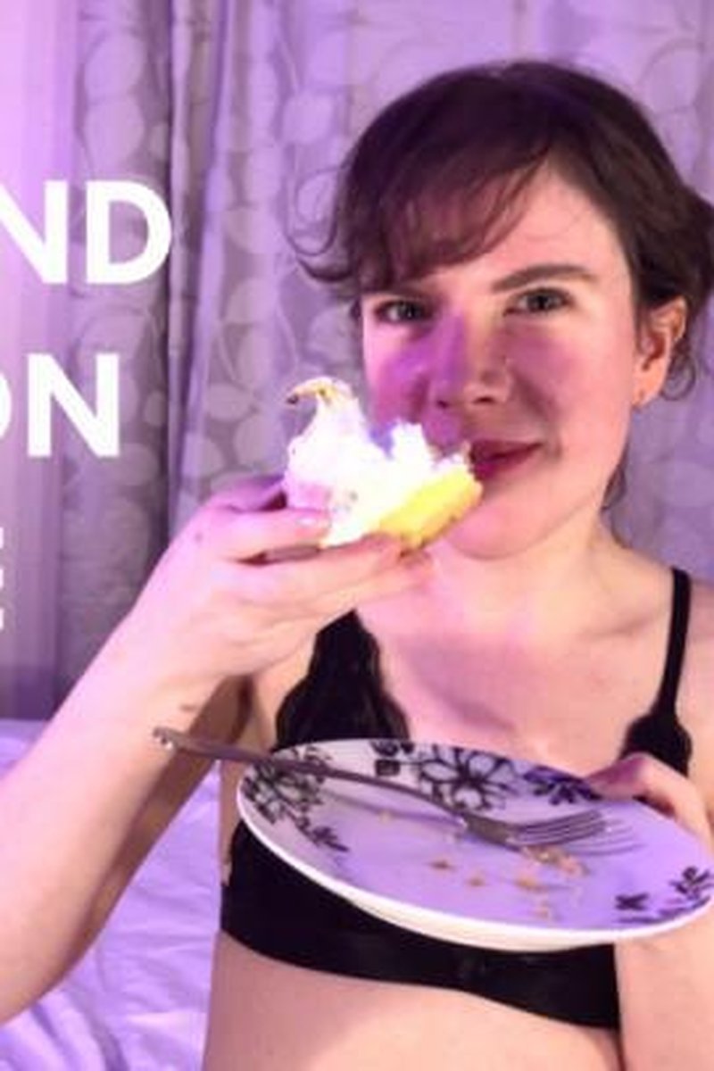 Rewind Lemon Cake - Screenshot 1 of 4 - Chewing