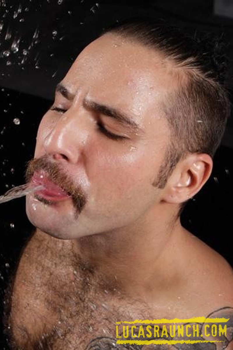 British Sex-Pig Harley Everett Takes on Jonathan Agassi - Screenshot 1 of 4 - Harley Everett