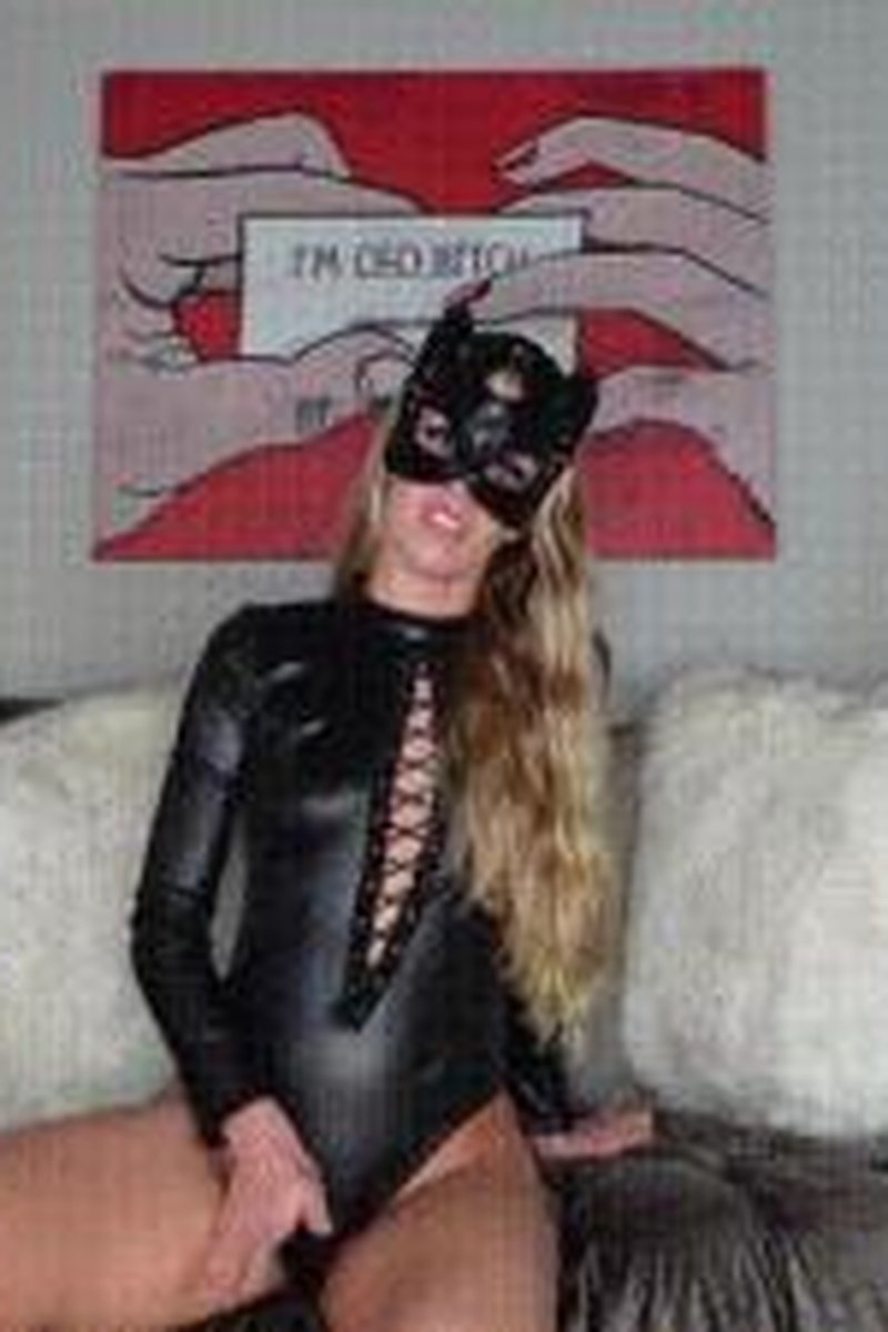 Butt Plug JOI - Screenshot 1 of 4 - Butt Plug