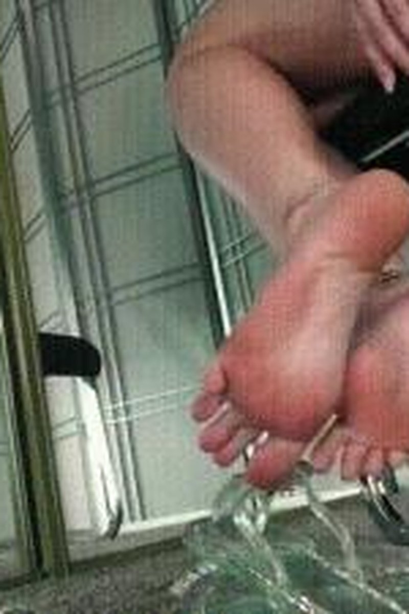 360 Sole Tease - Screenshot 1 of 4 - Dangling