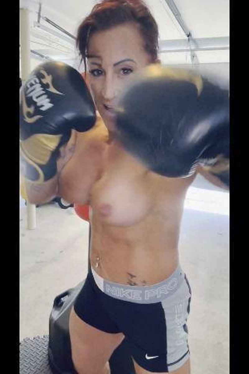 Kandylegs Topless Boxing Round 1 - Screenshot 1 of 4 - Bodybuilding Fetish