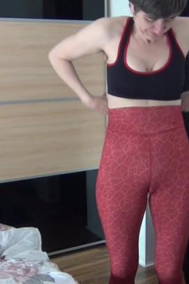 Leggings Fitting - Screenshot 1 of 4 - European