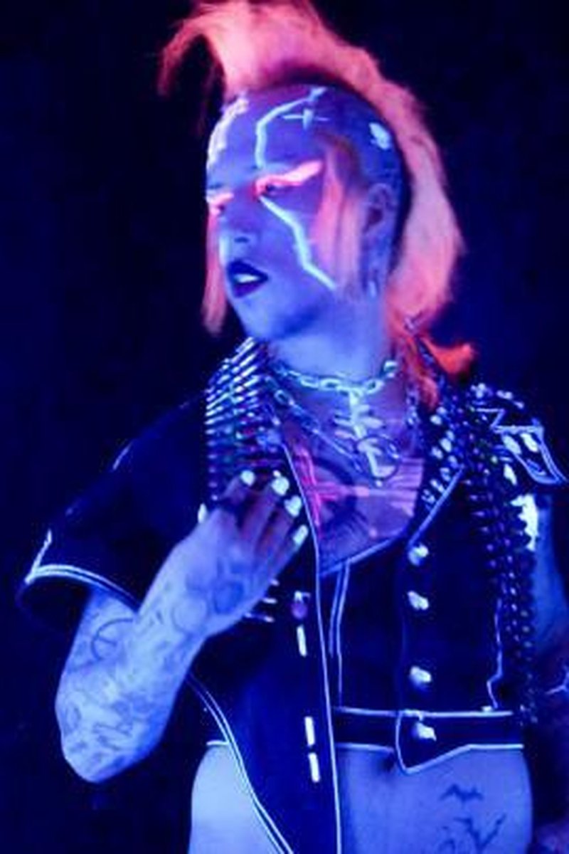 Singularity - Screenshot 1 of 4 - Art Punk