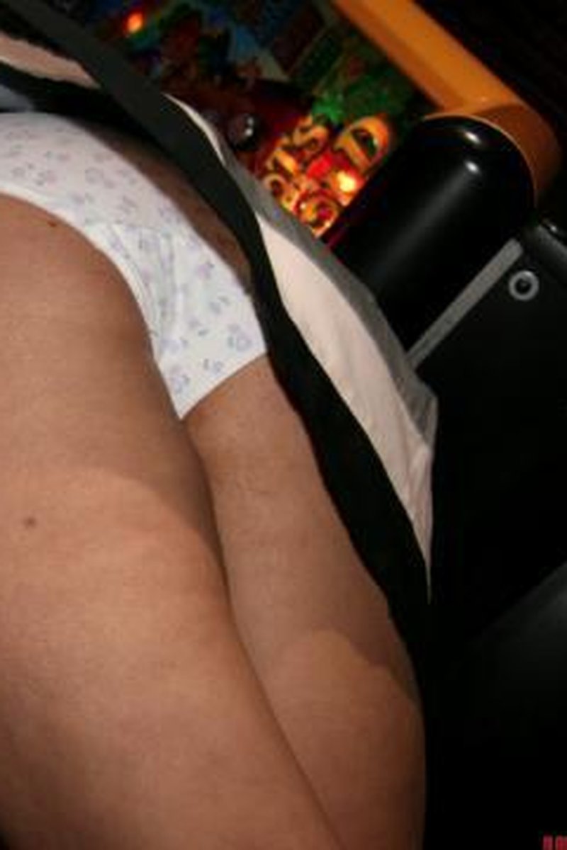 Sexy Puff Ball Skirt Upskirt 2 - Screenshot 1 of 4 - Blonde Hair (Female)