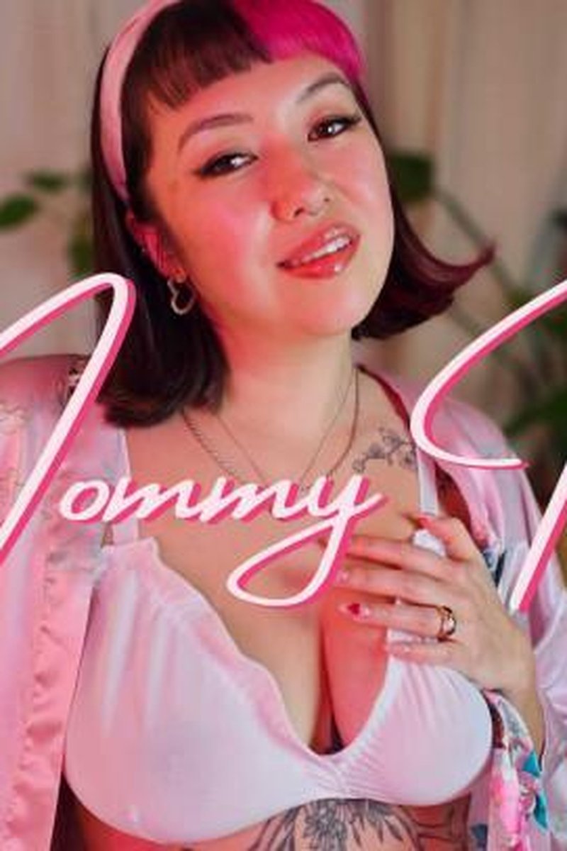 Step-Mommy Issues - Screenshot 1 of 4 - Asian