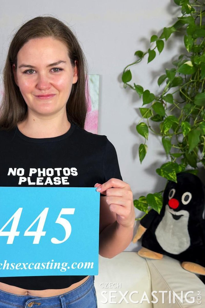 TP-czechsexcasting-poland-brunette-makes-the-most-of-a-casting-fuck