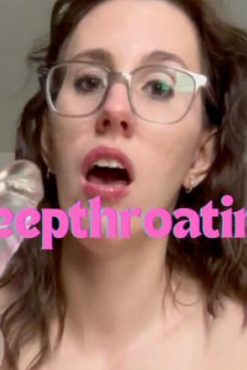 Messy Deepthroating - Screenshot 1 of 4 - Blowjob