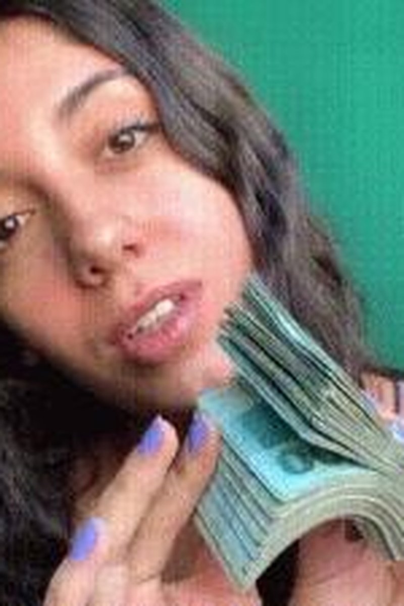 Ten Thousand - Screenshot 1 of 4 - Bragging