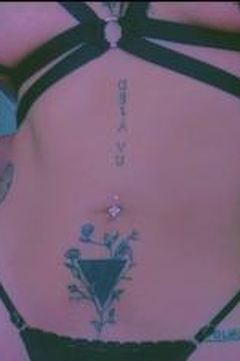 Hola - Screenshot 1 of 4 - Natural Tits