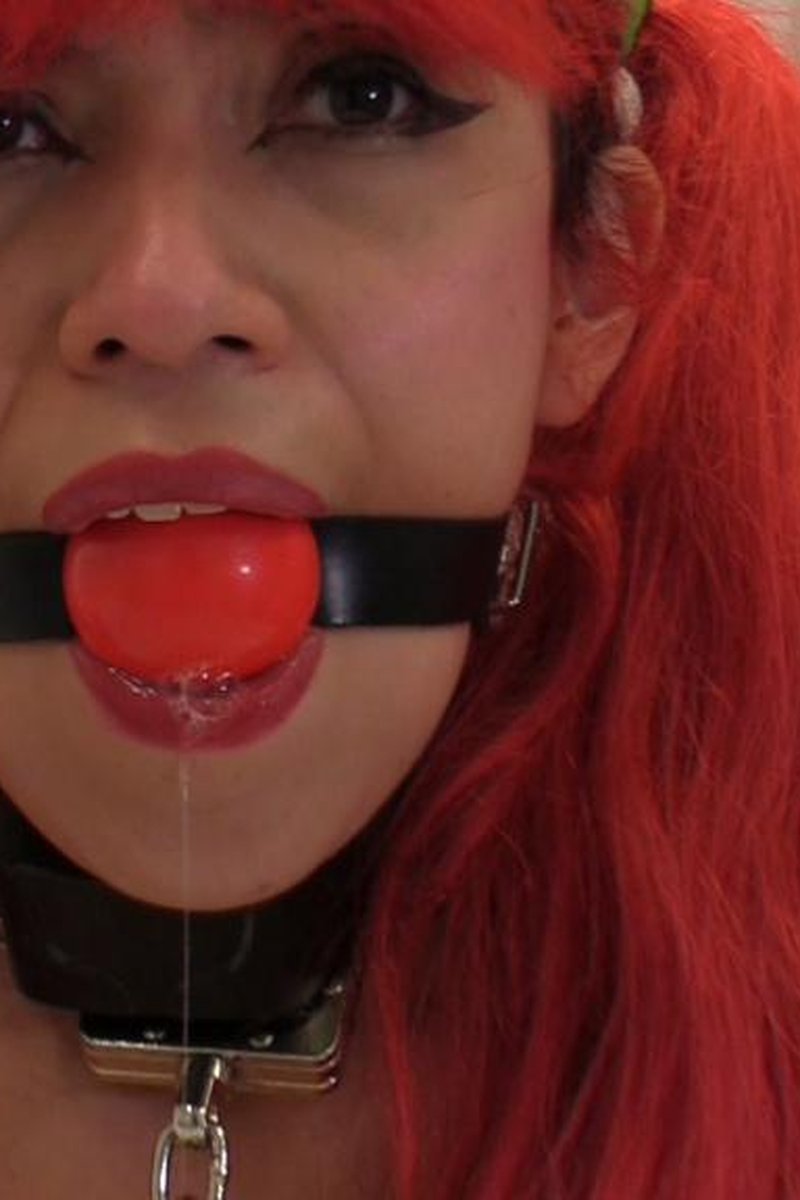 Azul Is Back! - Screenshot 1 of 4 - Bondage