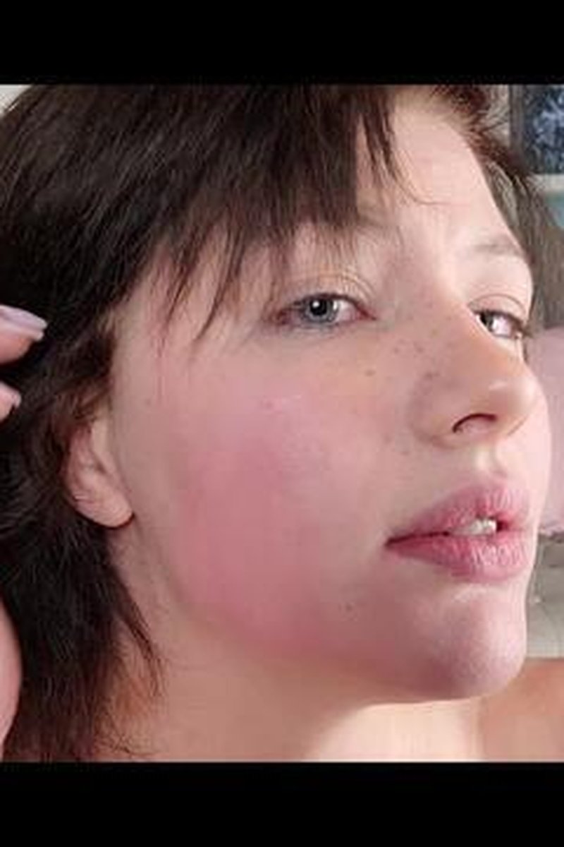 Self Face Slapping - Screenshot 1 of 4 - Brown Hair