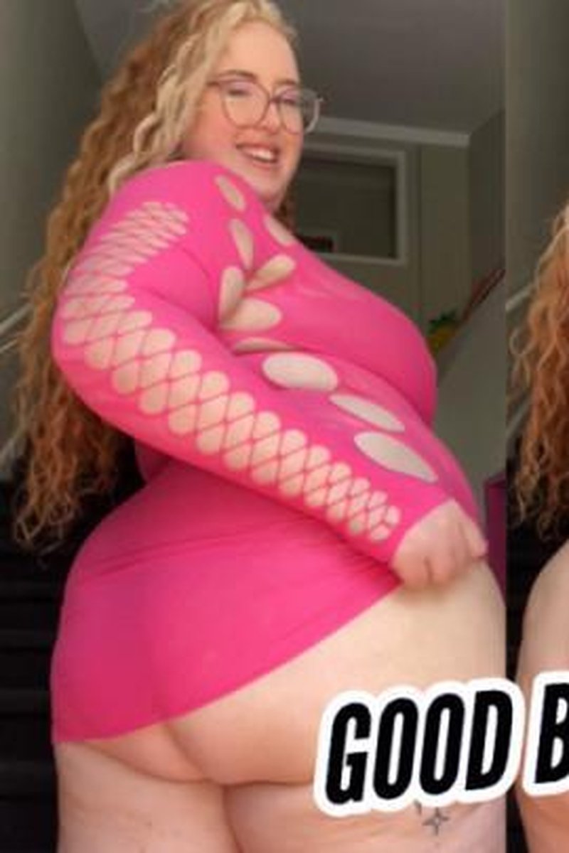 Good Boy Booty Worship | Gwen Adora - Screenshot 1 of 4 - Ass Worship