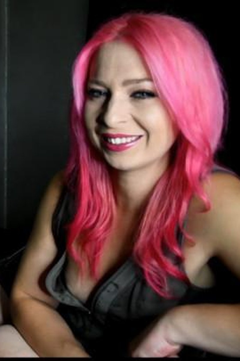 Slutober - Screenshot 1 of 4 - Cross Dressing
