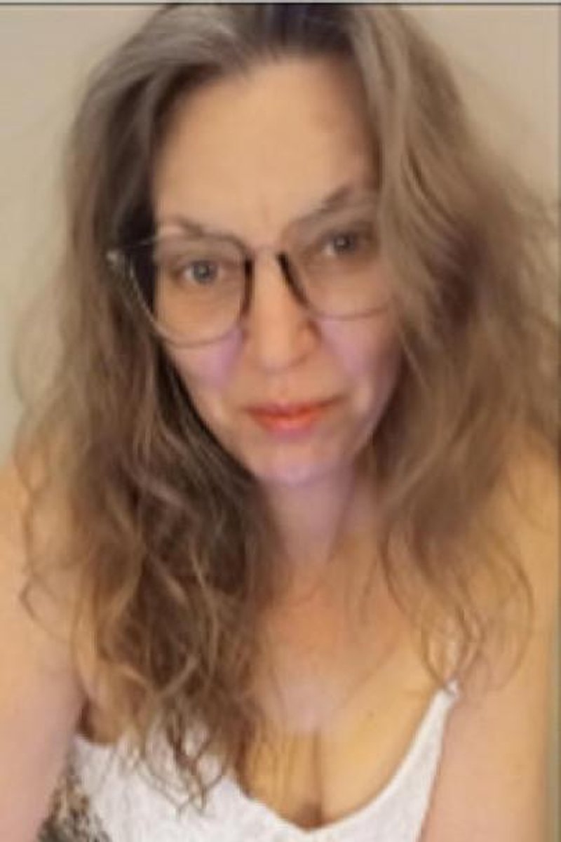 Ultimate Tickle Challenge #2 With Stepmommy Grace Dickerson - Screenshot 1 of 4 - Babes