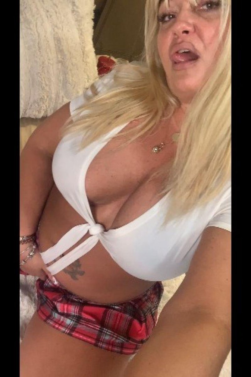 Gin Lustig - Screenshot 1 of 4 - Big Ass