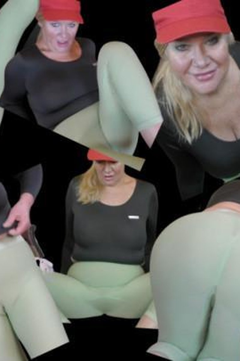 Step-Moms Workout - Screenshot 1 of 4 - Britishmilf