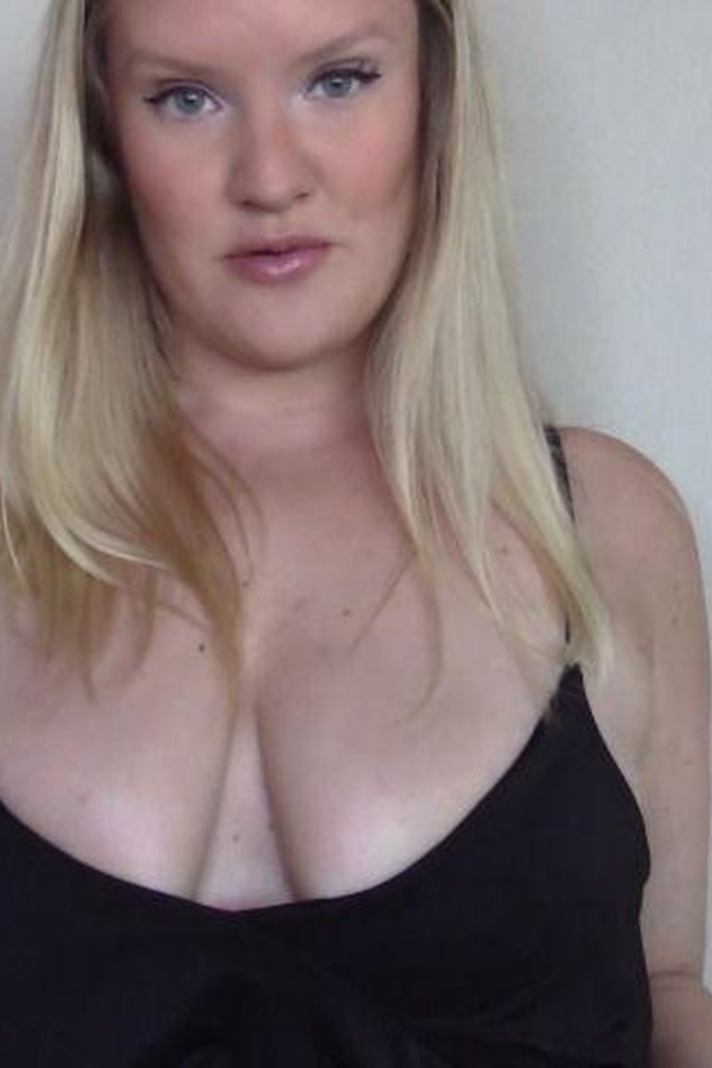 A Good Year - Screenshot 1 of 4 - Big Tits