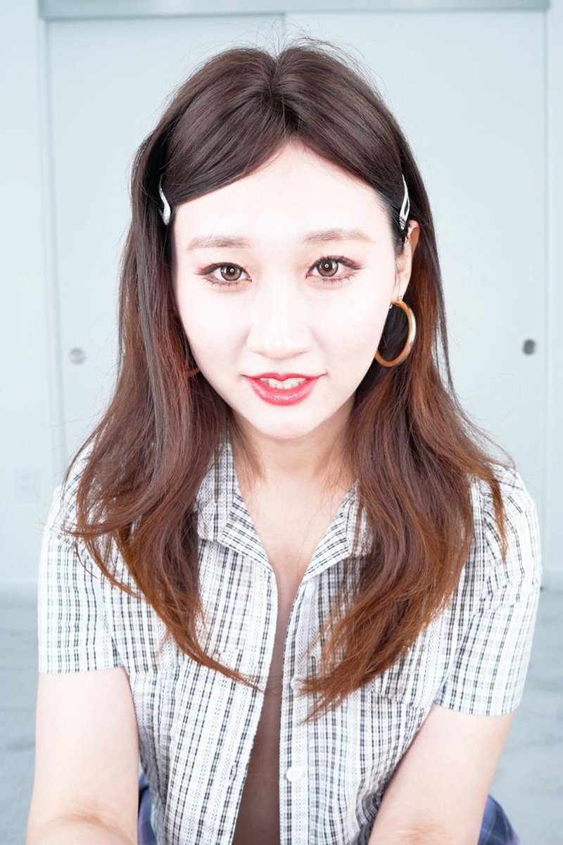 Chloe Lin - Screenshot 1 of 4 - Asian