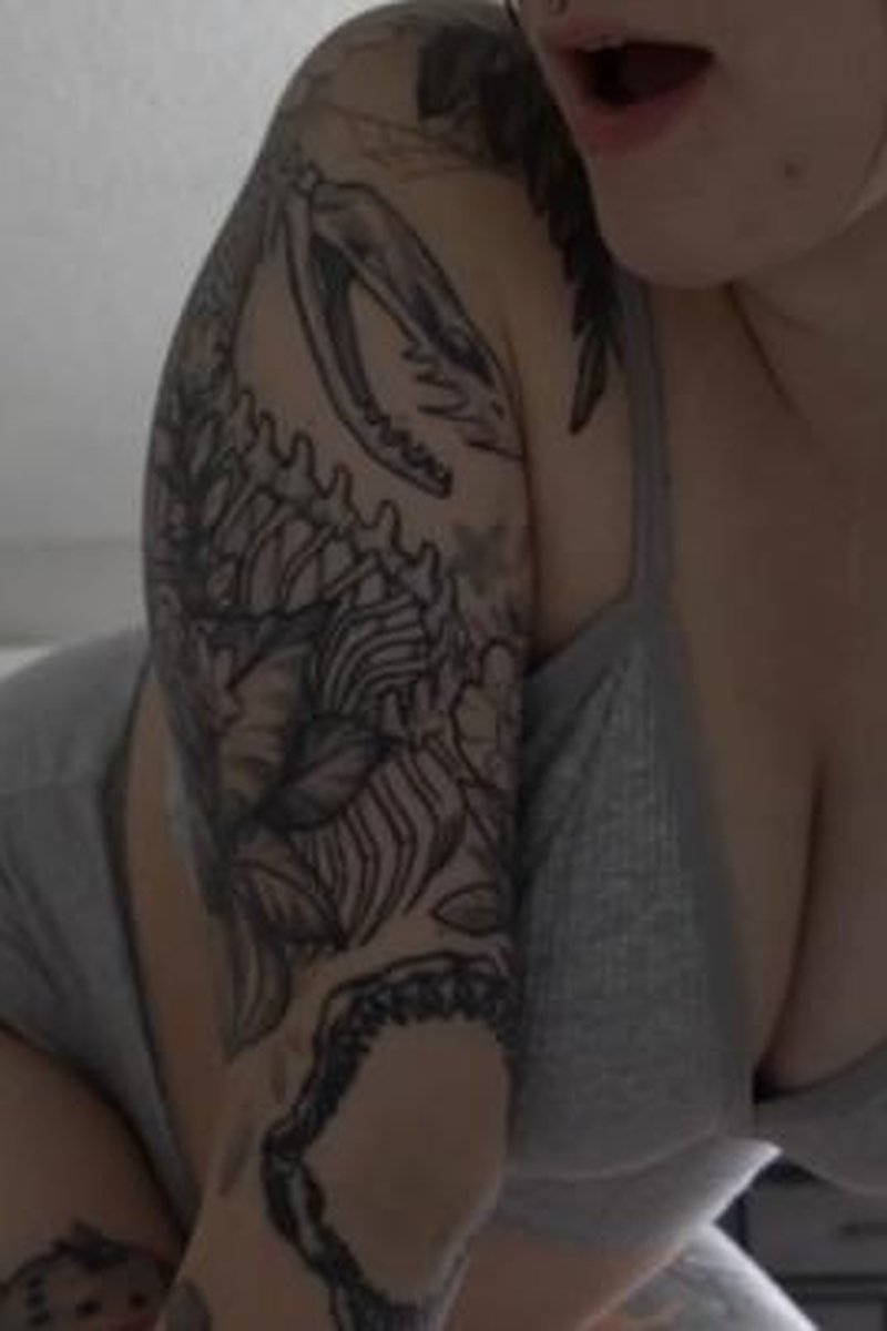 Saving Myself For Step-Dad - Screenshot 1 of 4 - Hairy Pussy