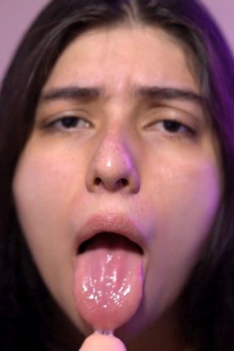 JOI Spanish - Screenshot 1 of 4 - Blowjob