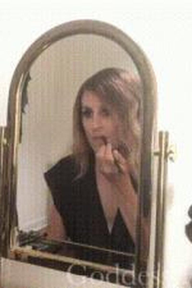 Red Lip Instructions - Screenshot 1 of 4 - Femdom