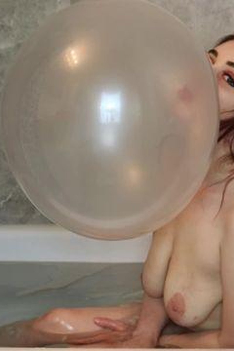 Bubble Bath (Custom) - Screenshot 1 of 4 - Bubble Gum Fetish