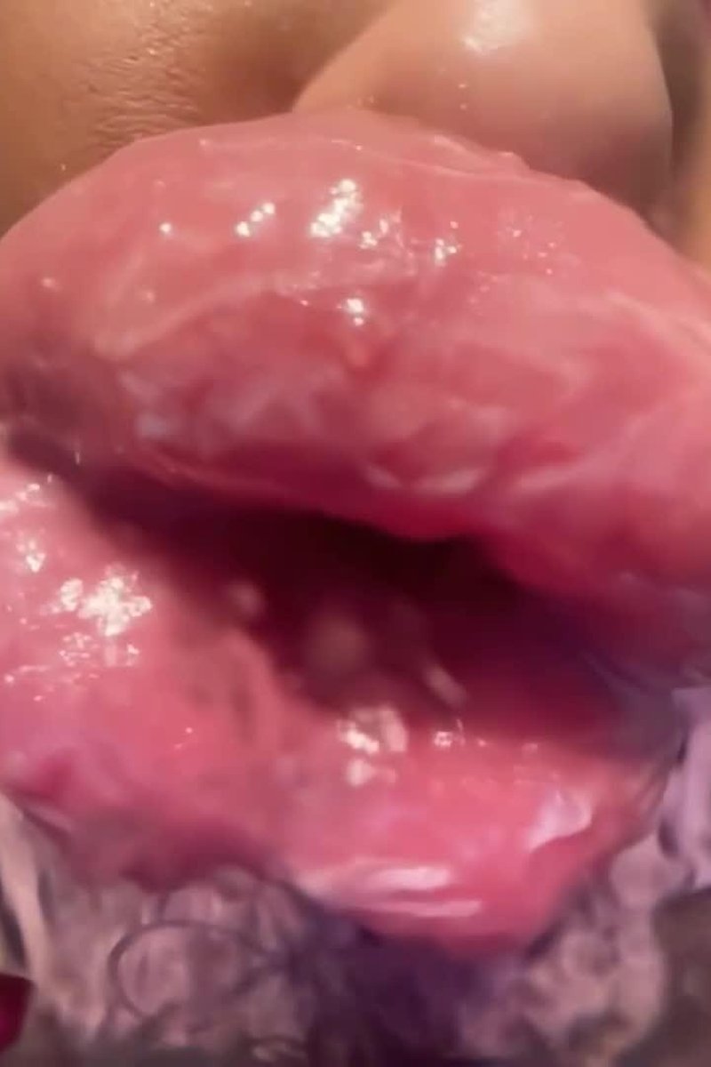 POV Glazed Donut Gloss Kisses - Screenshot 1 of 4 - Bimbo