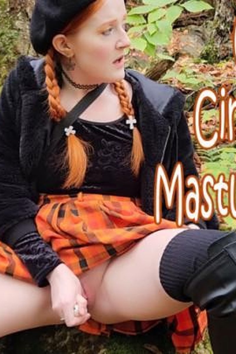 Outdoor Masturbation Cinnamon Girl - Screenshot 1 of 4 - Golden Shower