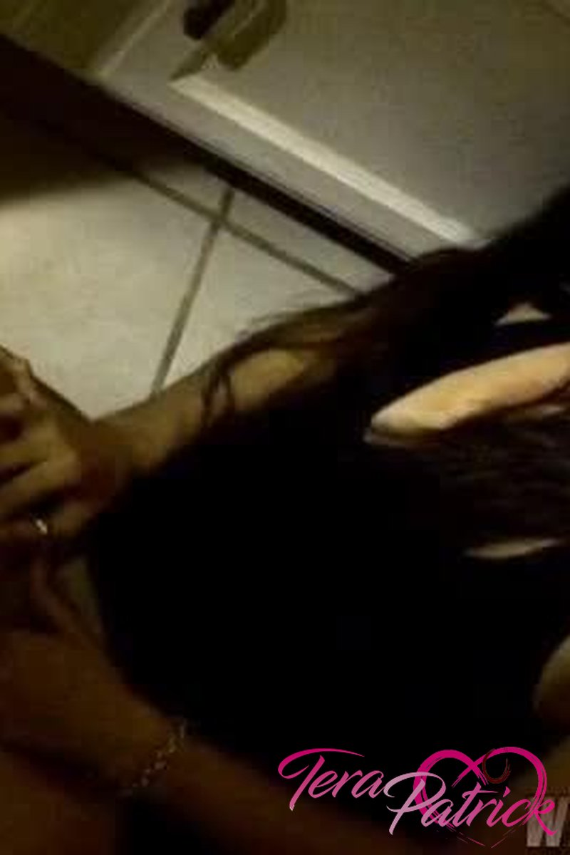 Broken: Scene 1 - Screenshot 1 of 4 - Sasha Grey